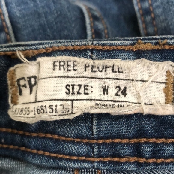 Free People Jeans Size 24 Low Rise Skinny Distressed Raw Hem Dark Blue - Picture 6 of 11